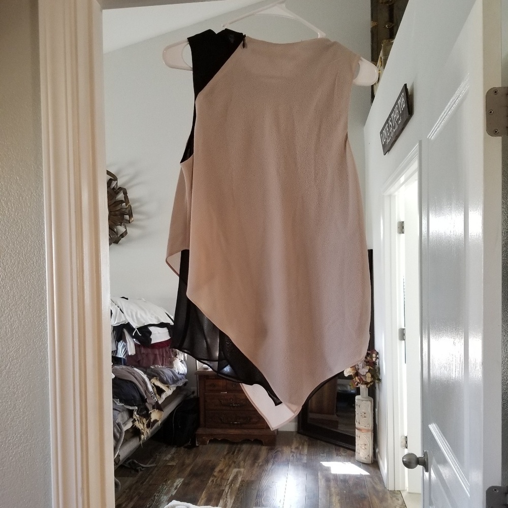 Top - Picture 2 of 2